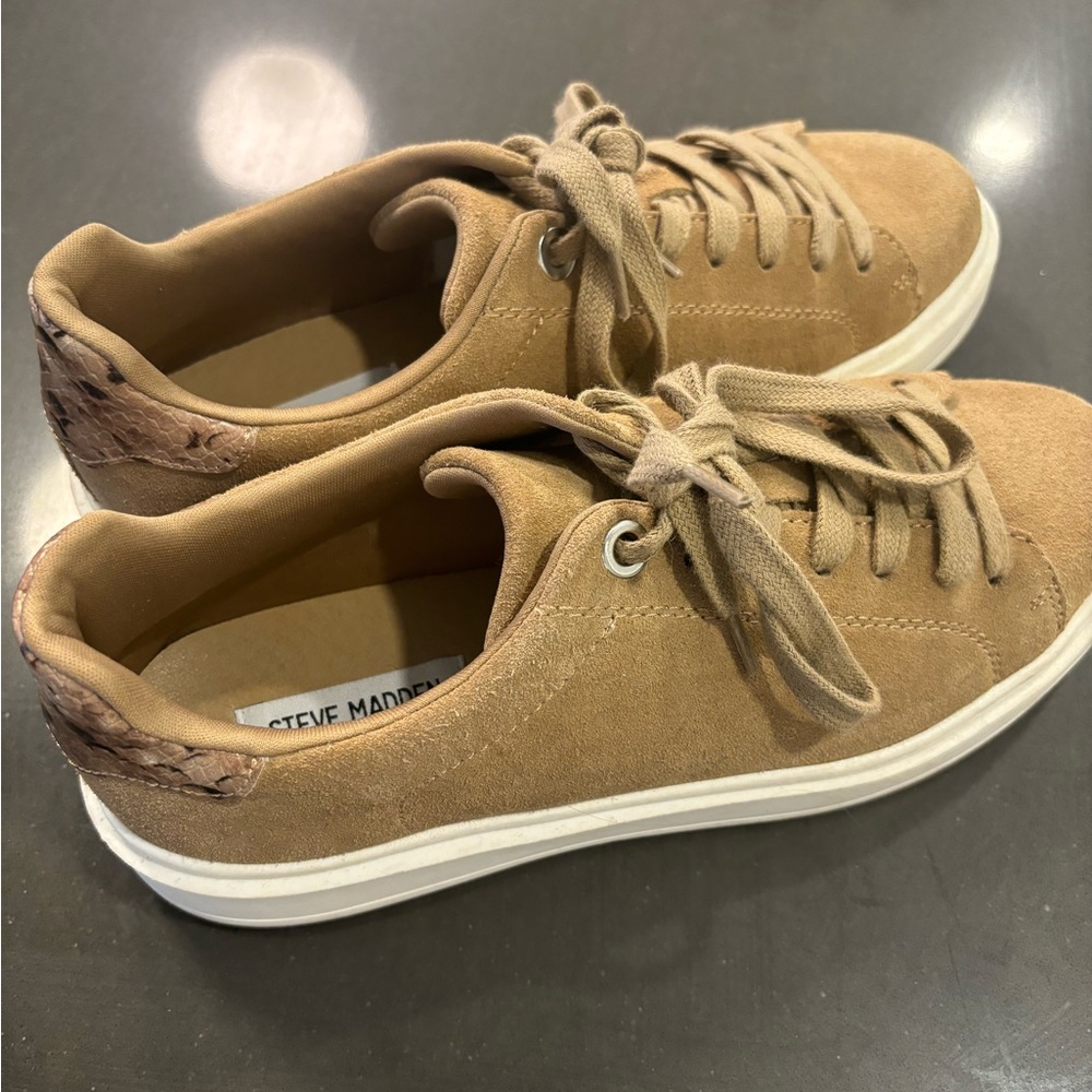 Charlie Treaded Lace-Up Sneakers
